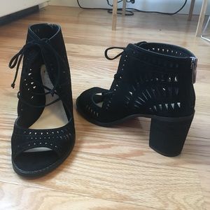 Never worn Vince Camuto Tarita Laser-Cut Sandal